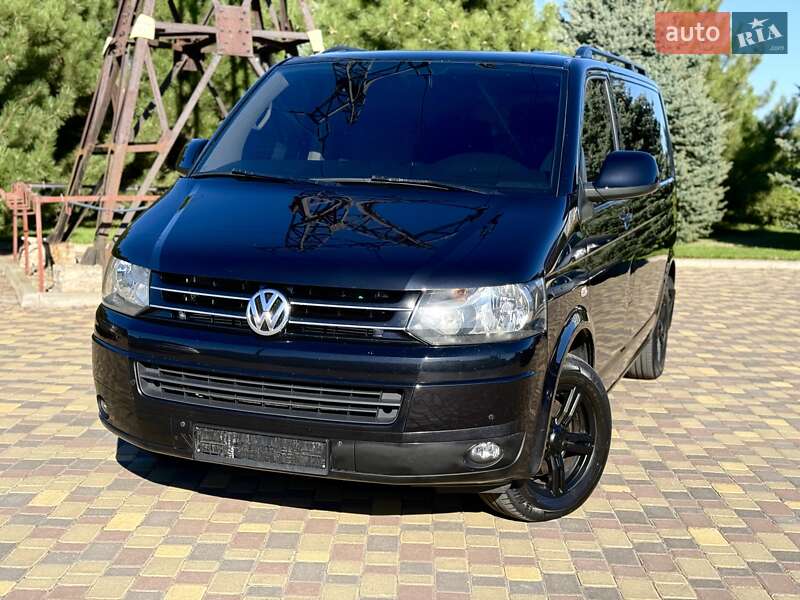 Мінівен Volkswagen Multivan 2013 в Дніпрі