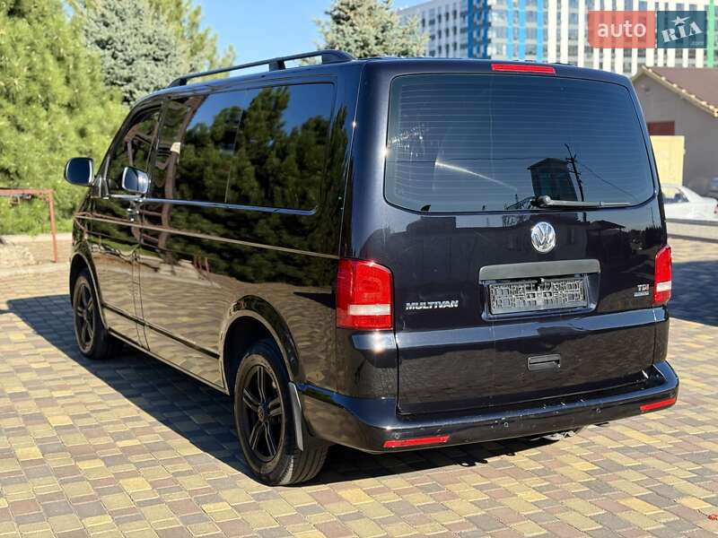 Мінівен Volkswagen Multivan 2013 в Дніпрі