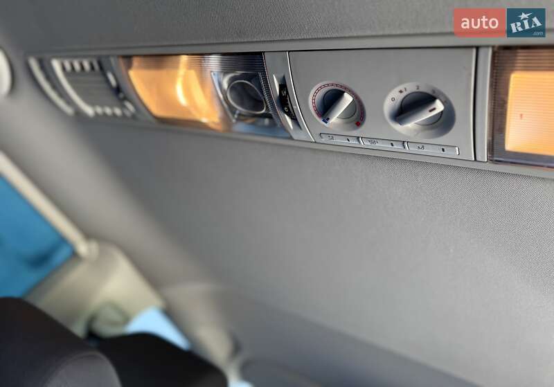 Мінівен Volkswagen Multivan 2013 в Дніпрі