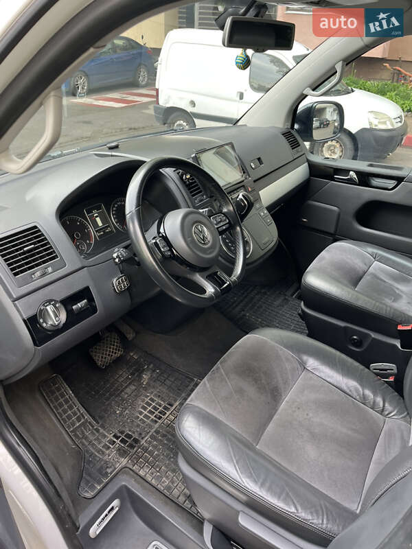 Минивэн Volkswagen Multivan 2013 в Белой Церкви