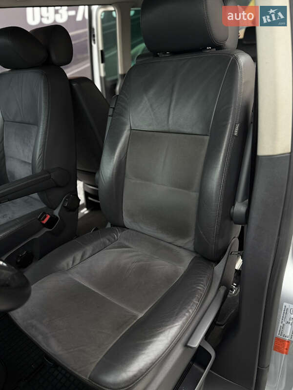 Мінівен Volkswagen Multivan 2011 в Стрию