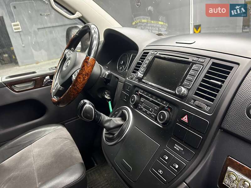 Мінівен Volkswagen Multivan 2015 в Чернівцях фото 21 Мінівен Volkswagen Multivan 2015 в Чернівцях