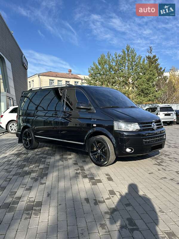 Минивэн Volkswagen Multivan 2011 в Киеве