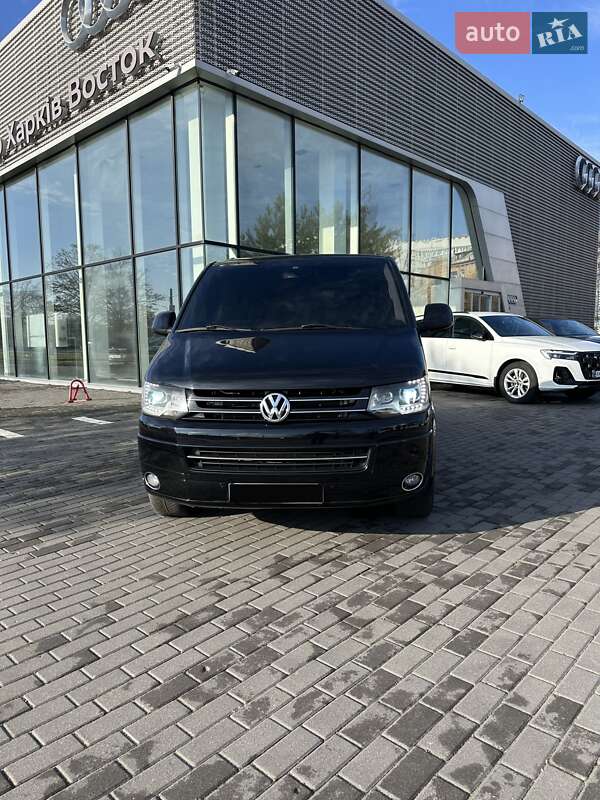 Минивэн Volkswagen Multivan 2011 в Киеве