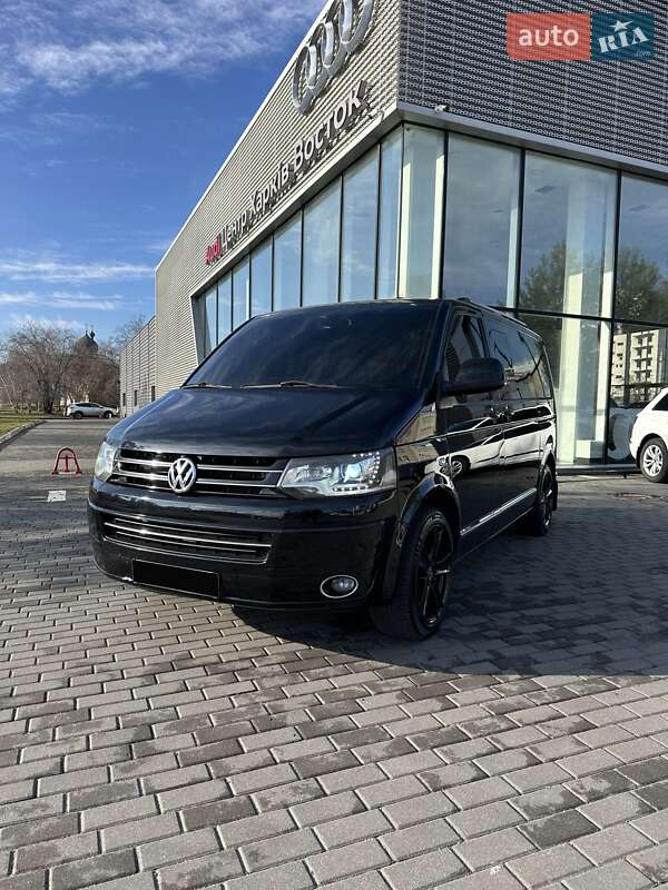Минивэн Volkswagen Multivan 2011 в Киеве