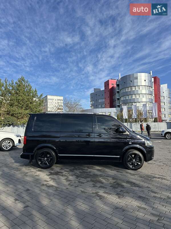 Минивэн Volkswagen Multivan 2011 в Киеве