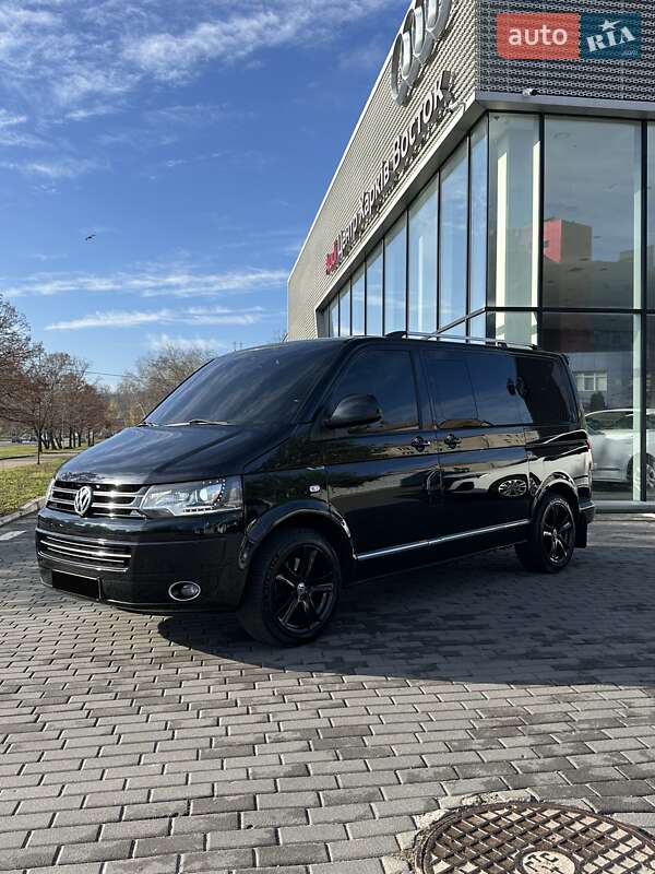 Минивэн Volkswagen Multivan 2011 в Киеве