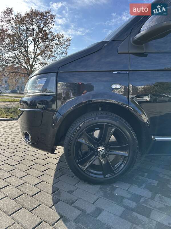 Минивэн Volkswagen Multivan 2011 в Киеве