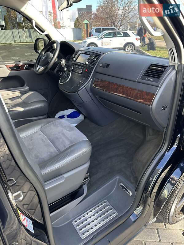 Минивэн Volkswagen Multivan 2011 в Киеве