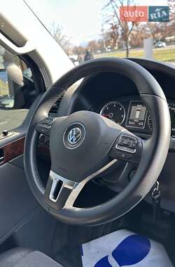 Минивэн Volkswagen Multivan 2011 в Киеве