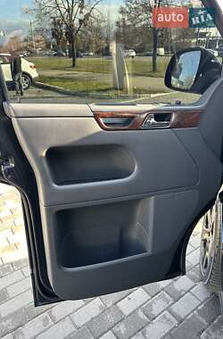 Минивэн Volkswagen Multivan 2011 в Киеве