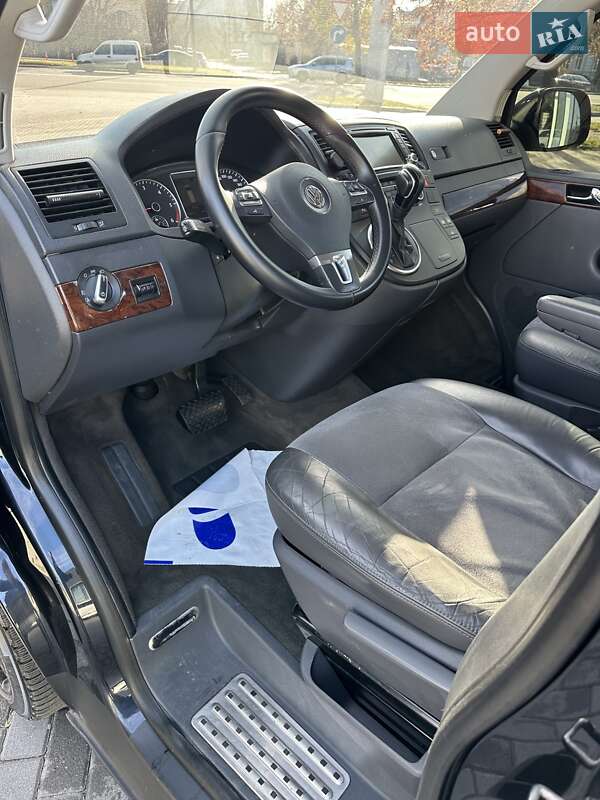 Минивэн Volkswagen Multivan 2011 в Киеве