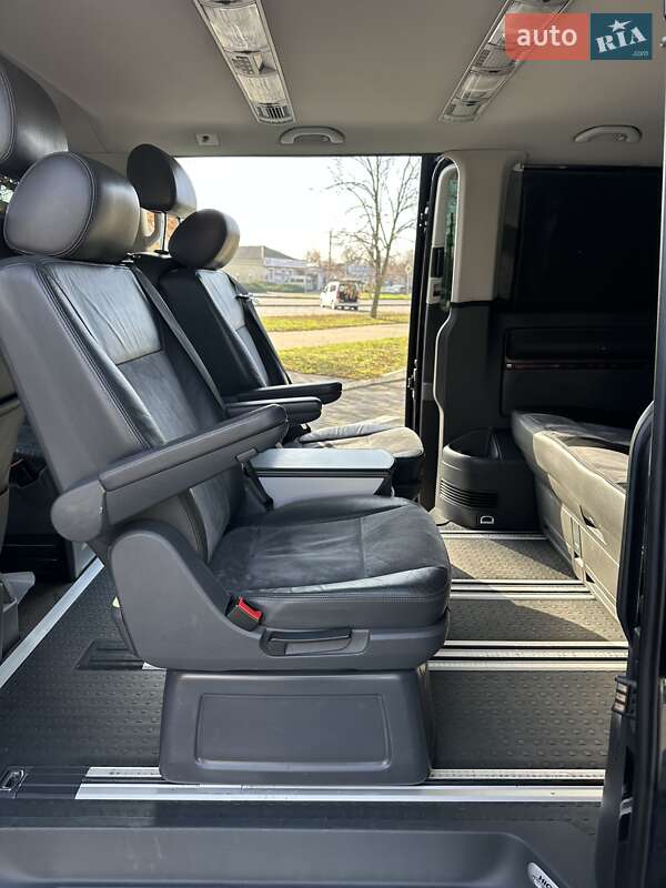 Минивэн Volkswagen Multivan 2011 в Киеве