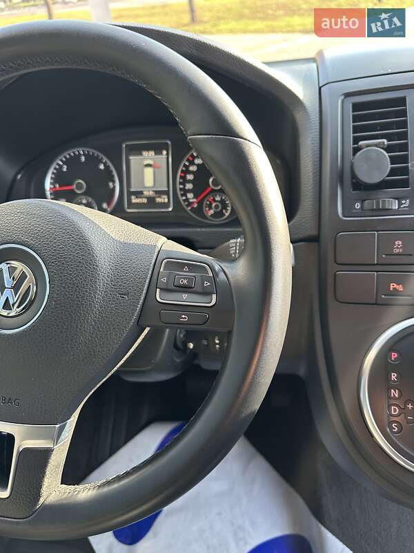 Минивэн Volkswagen Multivan 2011 в Киеве