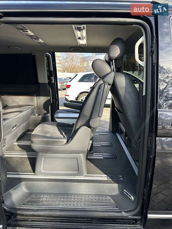 Минивэн Volkswagen Multivan 2011 в Киеве