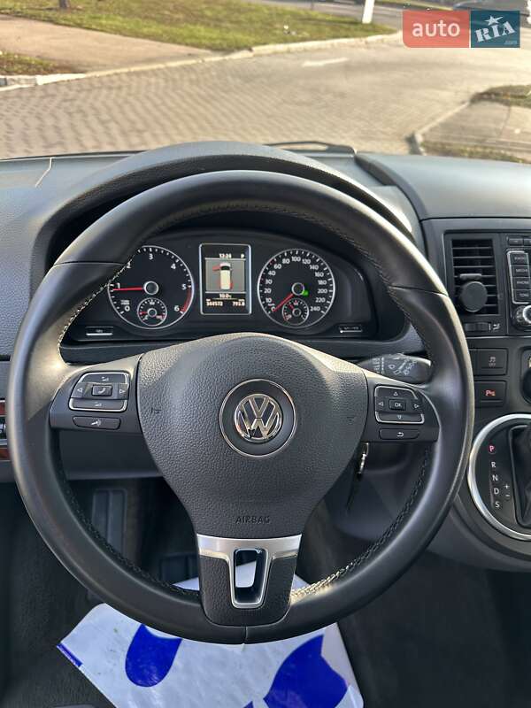Минивэн Volkswagen Multivan 2011 в Киеве