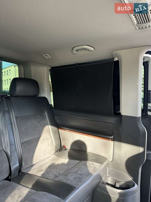 Минивэн Volkswagen Multivan 2011 в Киеве