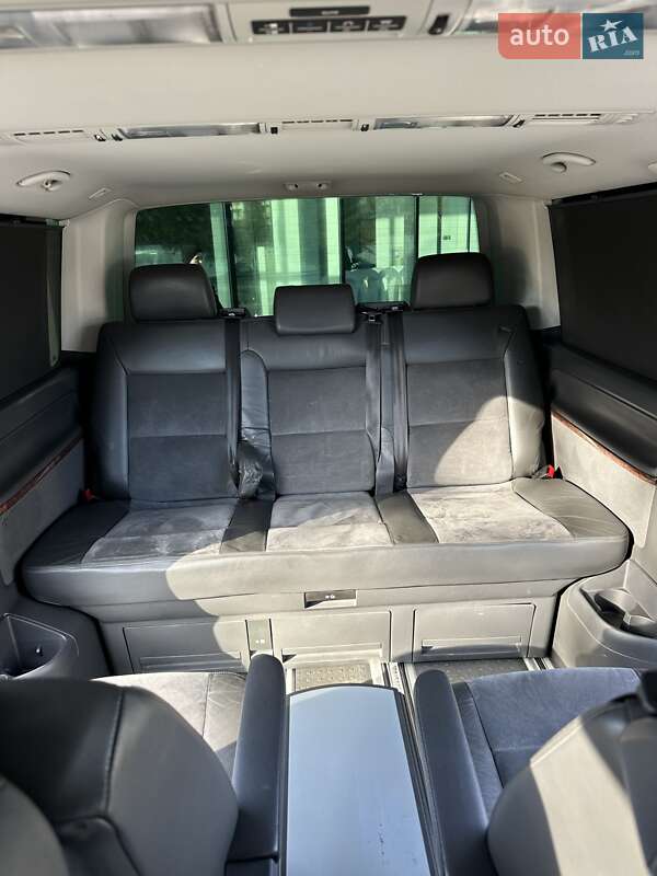 Минивэн Volkswagen Multivan 2011 в Киеве
