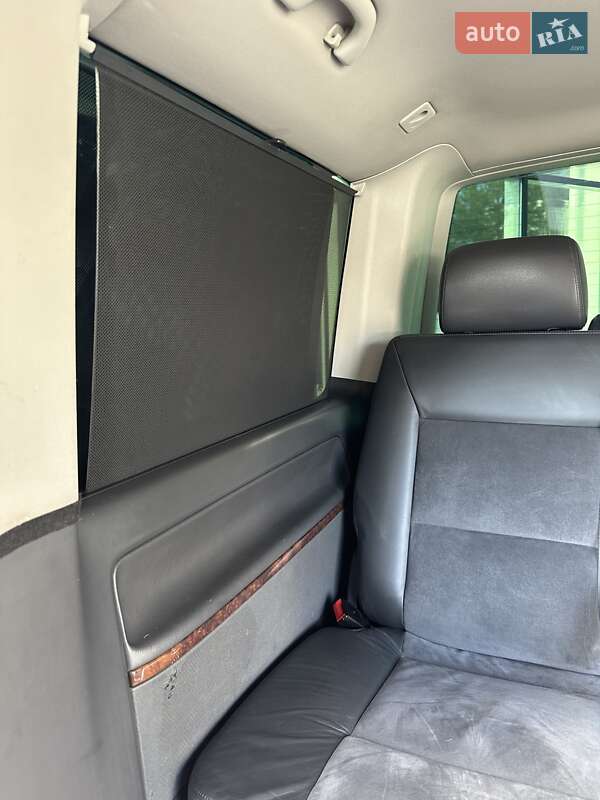 Минивэн Volkswagen Multivan 2011 в Киеве