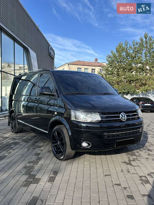 Минивэн Volkswagen Multivan 2011 в Киеве
