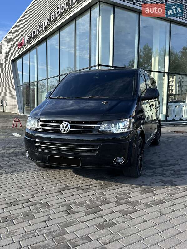 Минивэн Volkswagen Multivan 2011 в Киеве