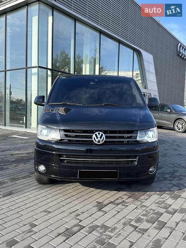 Минивэн Volkswagen Multivan 2011 в Киеве