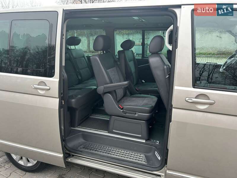 Минивэн Volkswagen Multivan 2012 в Киеве
