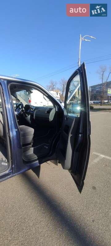 Мінівен Volkswagen Multivan 2010 в Києві фото 7 Мінівен Volkswagen Multivan 2010 в Києві
