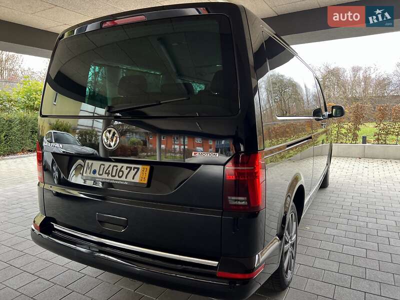 Минивэн Volkswagen Multivan 2021 в Киеве