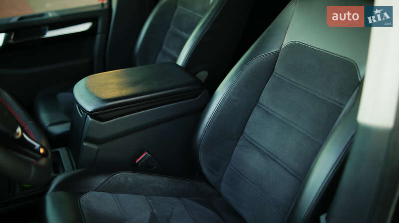 Мінівен Volkswagen Multivan 2016 в Львові