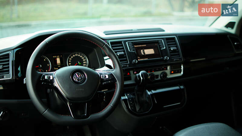 Мінівен Volkswagen Multivan 2016 в Львові
