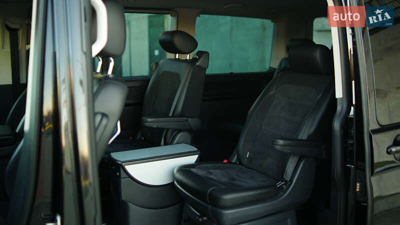 Мінівен Volkswagen Multivan 2016 в Львові