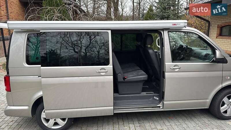 Мінівен Volkswagen Multivan 2015 в Києві