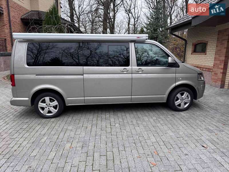 Мінівен Volkswagen Multivan 2015 в Києві