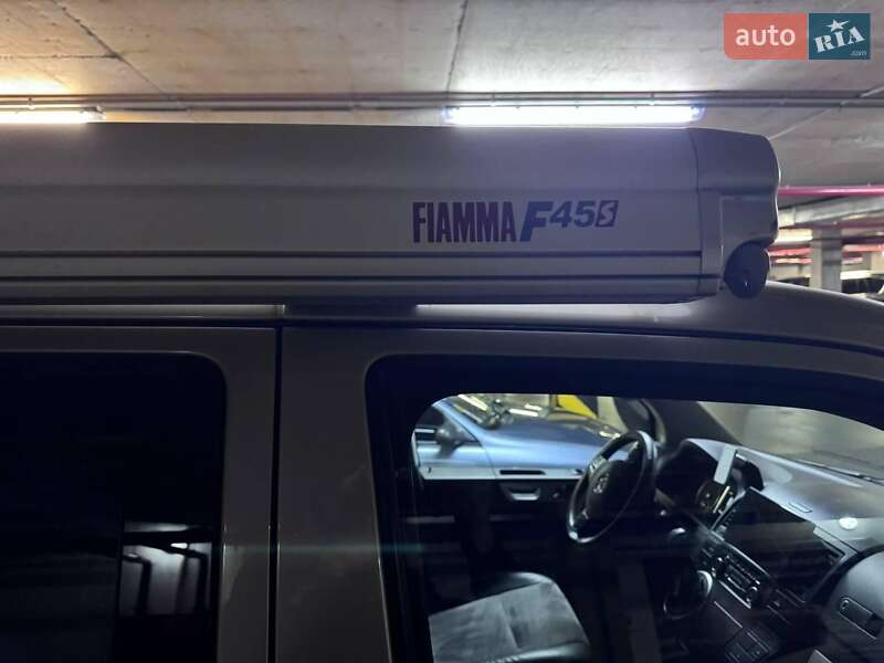 Мінівен Volkswagen Multivan 2015 в Києві