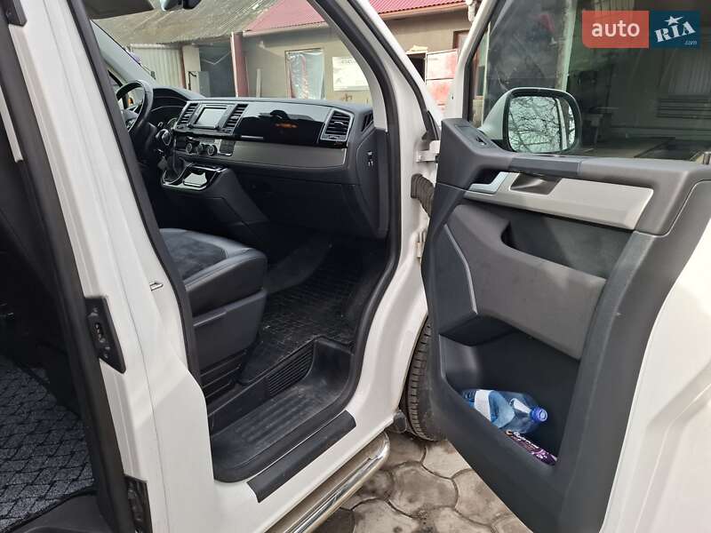 Минивэн Volkswagen Multivan 2017 в Черновцах