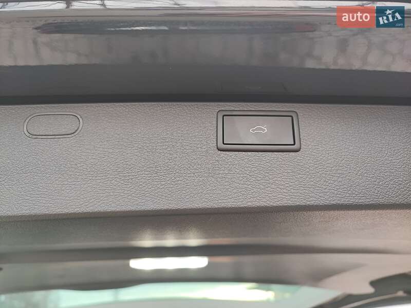 Минивэн Volkswagen Multivan 2022 в Черновцах