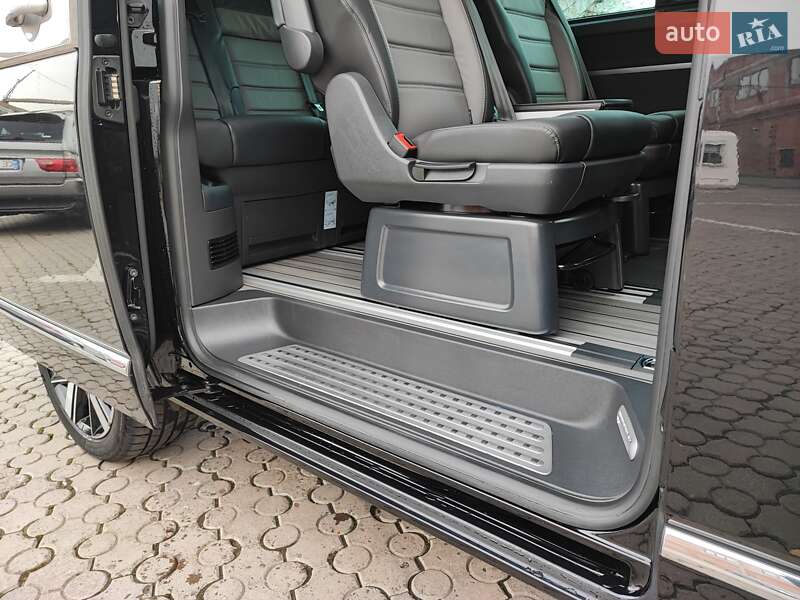 Минивэн Volkswagen Multivan 2022 в Черновцах