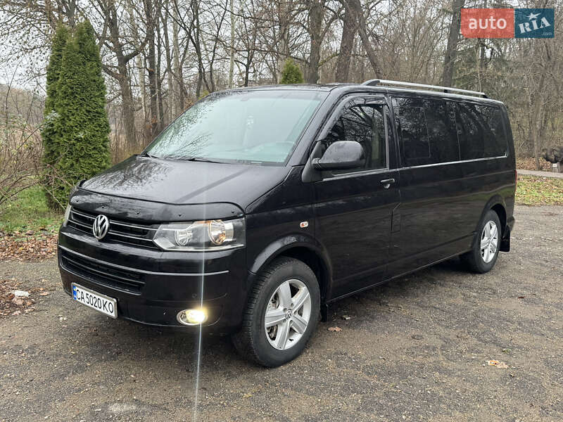 Минивэн Volkswagen Multivan 2013 в Каменке