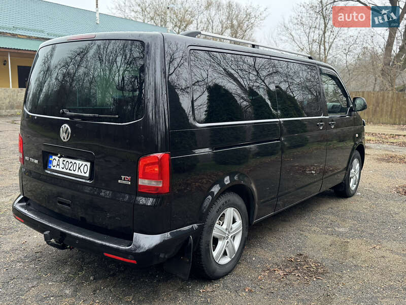 Минивэн Volkswagen Multivan 2013 в Каменке