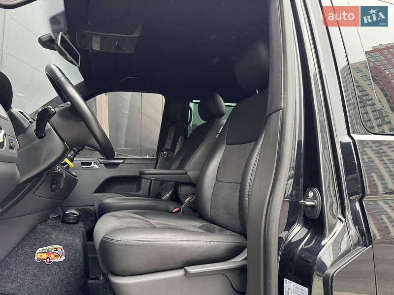 Минивэн Volkswagen Multivan 2012 в Киеве