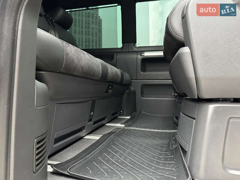 Минивэн Volkswagen Multivan 2012 в Киеве