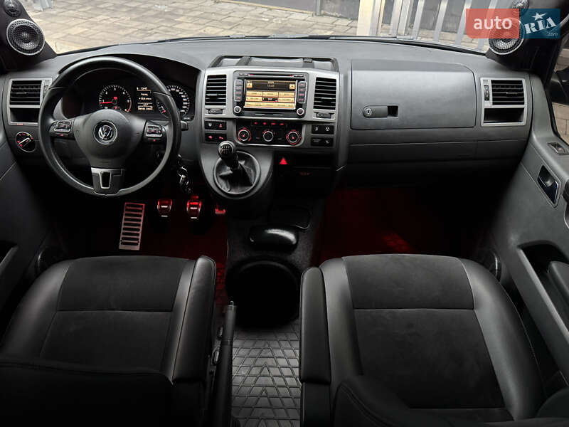 Минивэн Volkswagen Multivan 2012 в Киеве