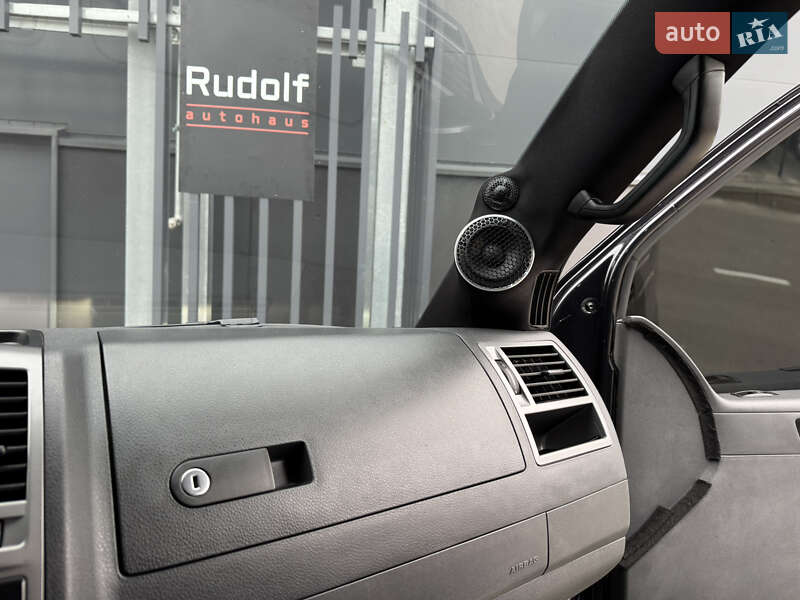 Минивэн Volkswagen Multivan 2012 в Киеве