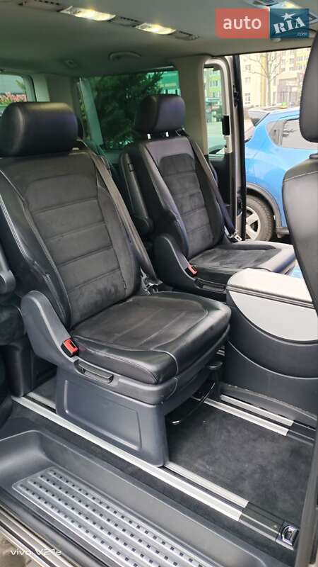 Минивэн Volkswagen Multivan 2016 в Киеве