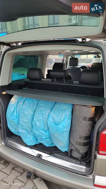 Минивэн Volkswagen Multivan 2016 в Киеве