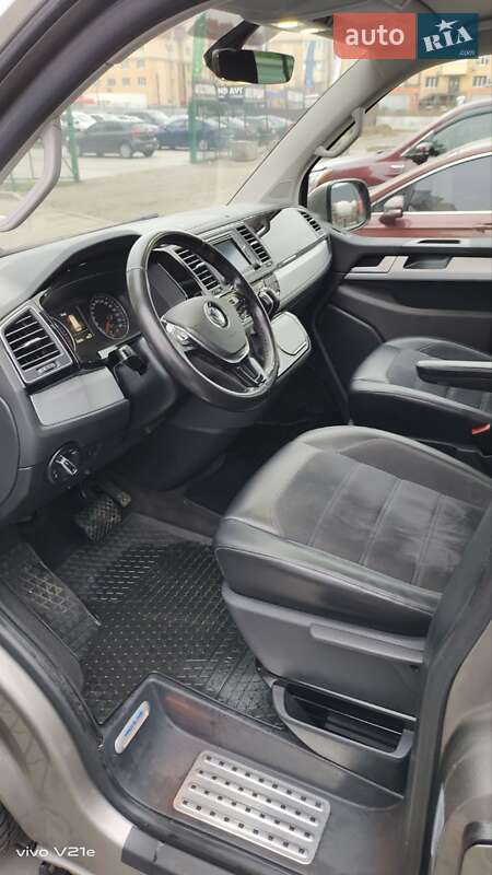 Минивэн Volkswagen Multivan 2016 в Киеве