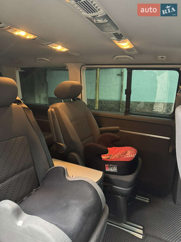 Минивэн Volkswagen Multivan 2014 в Львове
