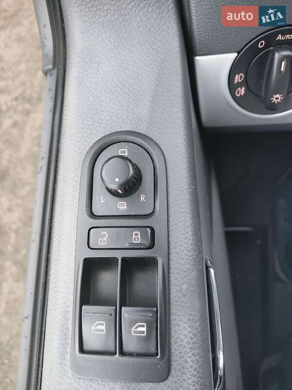 Минивэн Volkswagen Multivan 2013 в Сарнах