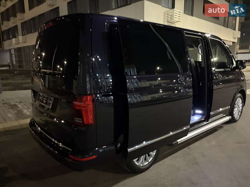 Минивэн Volkswagen Multivan 2022 в Киеве